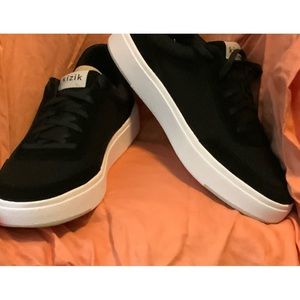 SOLD …Kizik HANDS FREE PATENT sneakers.SOLD